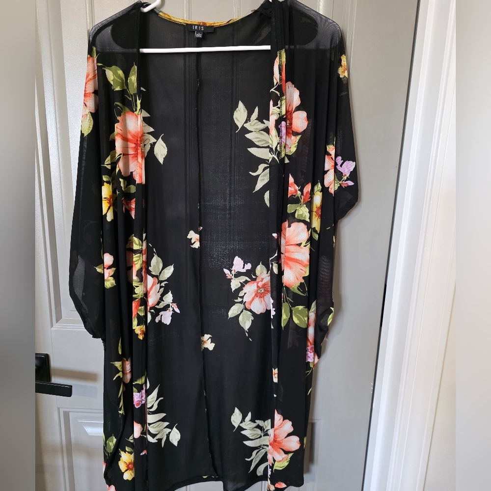 Iris Womans Large Floral Kimono Sheer Beach Cover Up Summer
